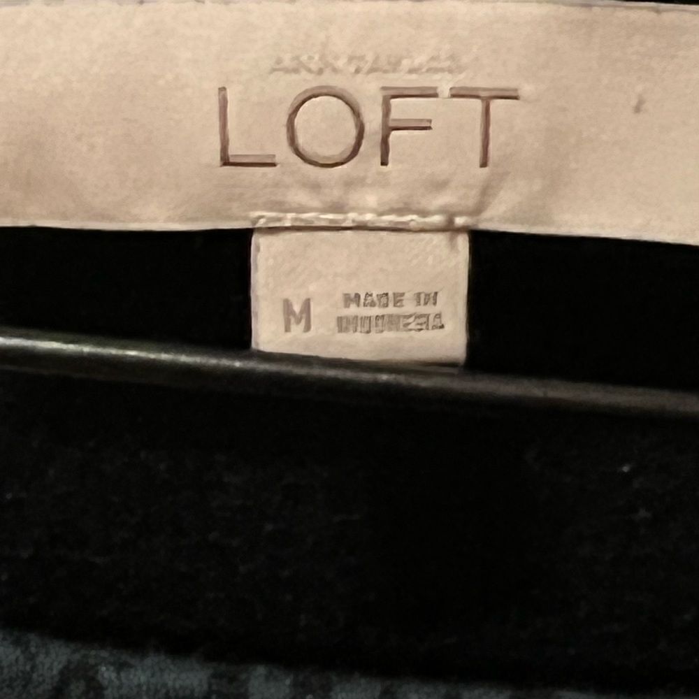 Loft size M teal patterned top - Picture 3 of 4